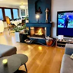 Med Panoramautsikt, Stor Uteplass Og 100 M Fra Badestrand Bergen