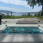 Med Panoramautsikt, Stor Uteplass Og 100 M Fra Badestrand Vila