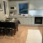 Med Panoramautsikt, Stor Uteplass Og 100 M Fra Badestrand Villa