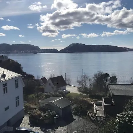 Med Panoramautsikt, Stor Uteplass Og 100 M Fra Badestrand Villa *