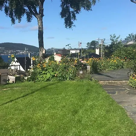 Med Panoramautsikt, Stor Uteplass Og 100 M Fra Badestrand Villa Bergen