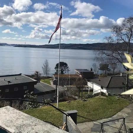 Med Panoramautsikt, Stor Uteplass Og 100 M Fra Badestrand * Bergen
