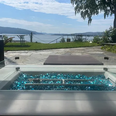 Med Panoramautsikt, Stor Uteplass Og 100 M Fra Badestrand Villa