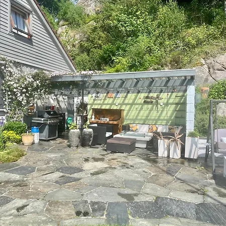 Med Panoramautsikt, Stor Uteplass Og 100 M Fra Badestrand Villa Bergen