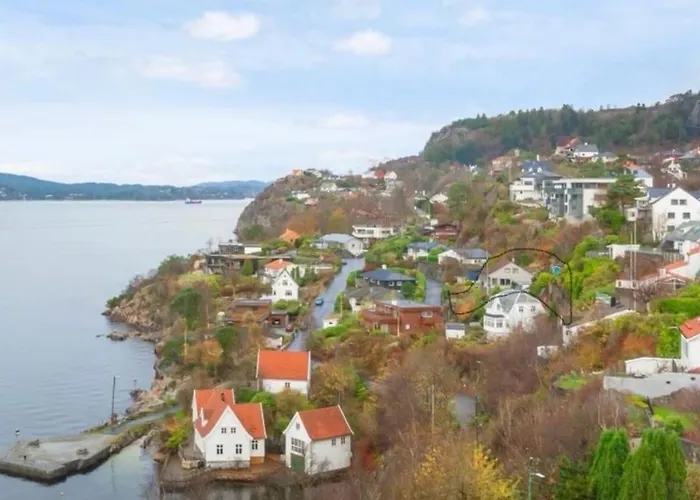 Med Panoramautsikt, Stor Uteplass Og 100 M Fra Badestrand Villa Bergen