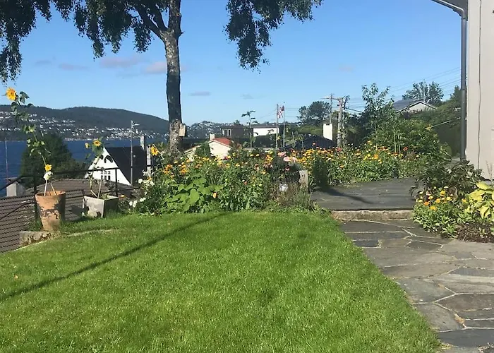 Med Panoramautsikt, Stor Uteplass Og 100 M Fra Badestrand Villa Bergen