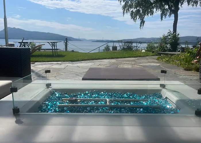 Med Panoramautsikt, Stor Uteplass Og 100 M Fra Badestrand Villa